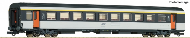 Passenger car 1st class type A10rtu Corail<br /><a href='images/pictures/Roco/Roco-74531.jpg' target='_blank'>Full size image</a>